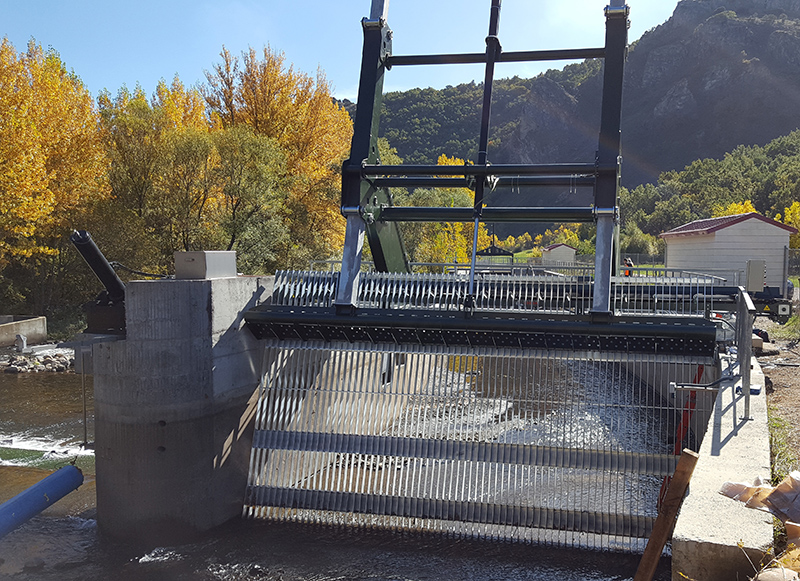 Suministro e instalación de reja y sistema limpiarrejas | Sorigué